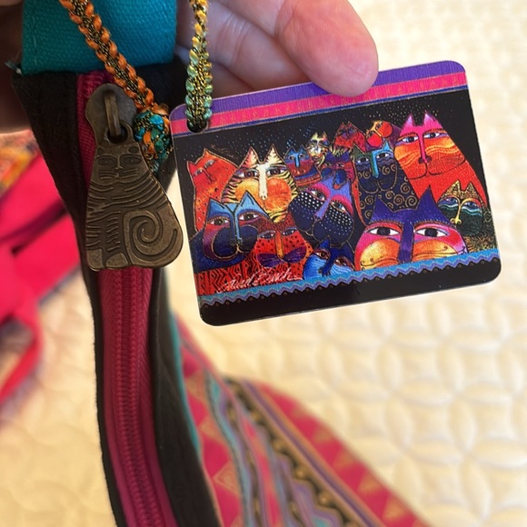 Laurel Burch Cat Lovers Canvas Colorful and Beaded Hobo Style Purse w/ Accessory - Picture 8 of 9